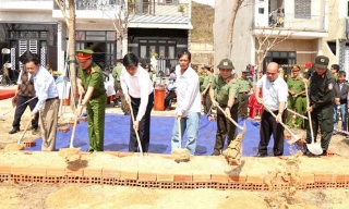 Thủ tướng yêu cầu phát động chiến dịch thần tốc xây, sửa nhà cho người dân bị thiệt hại do mưa lũ